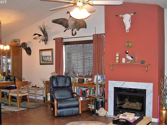 5th image of 17312 SE 15th Way