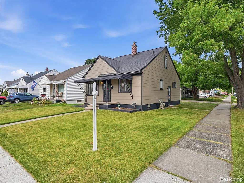 3 bed, 1.0 bath, 1120 sqft, $2,000 — Photo 4
