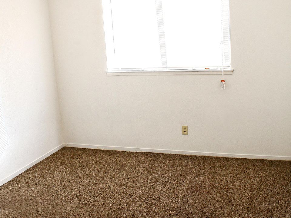 1st image of 4838 E Huntington Ave #101