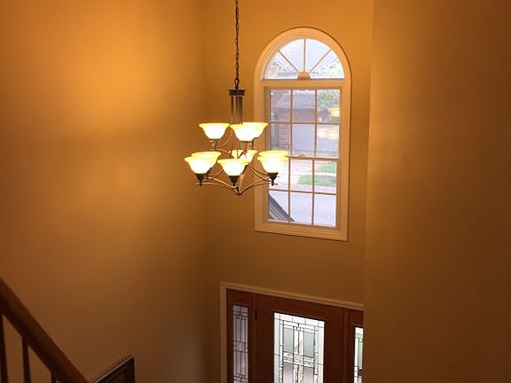 3rd image of 3773 Broadmoor Dr