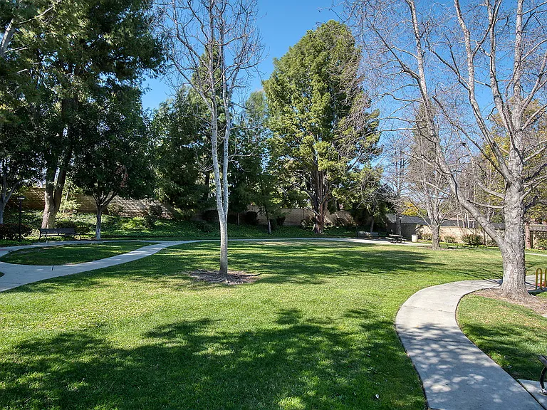 Camino Ruiz Square — Photo 24