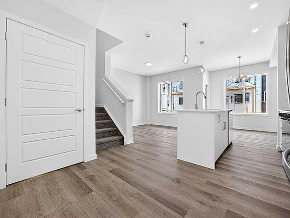 4th image of 66 E Creekside Way SW