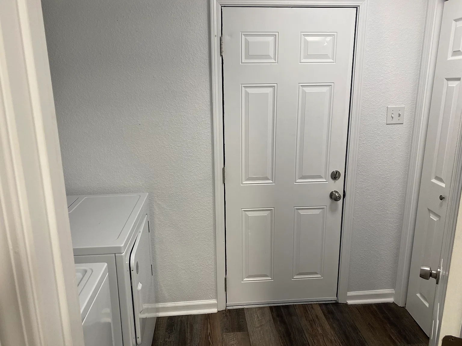 3 bed, 1448 sqft, $1,800 — Photo 2