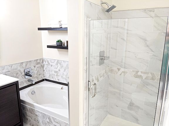 5th image of 2701 Bellforest Ct APT 107