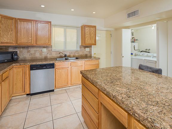 kitchen w_08082022