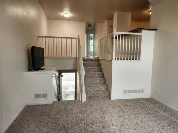 2875 Barclay Way, Ann Arbor, MI 48105