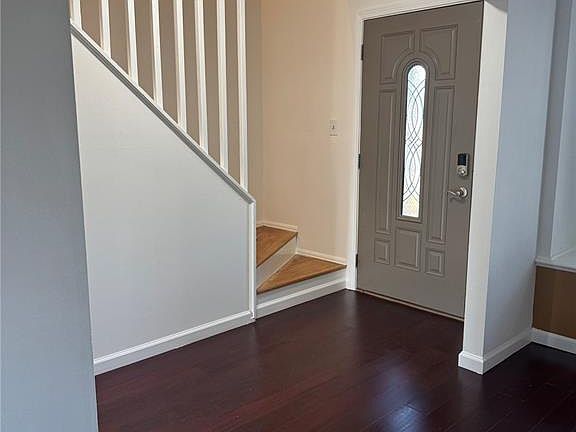 4th image of 2042 Shoreham Dr