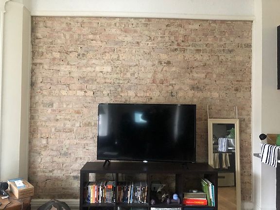 2nd image of 4703 N Winchester Ave APT 1