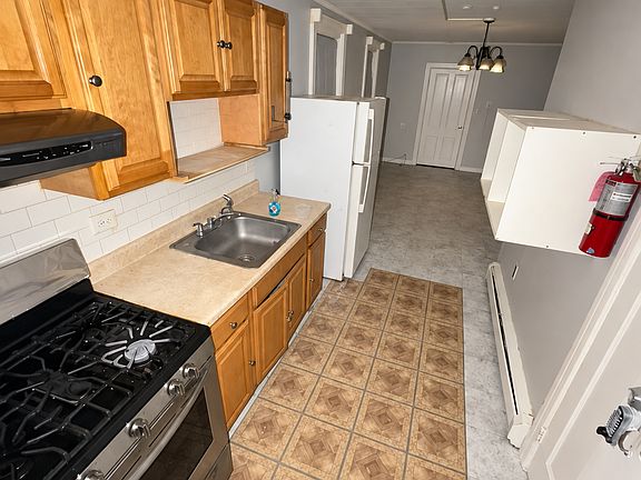 5th image of 120 N Main St APT 3