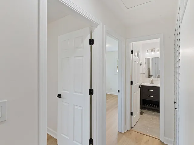 329 Marion Ct — Photo 13