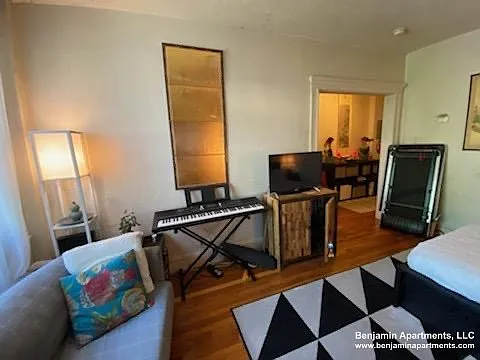 Studio, $2,275 — Photo 3