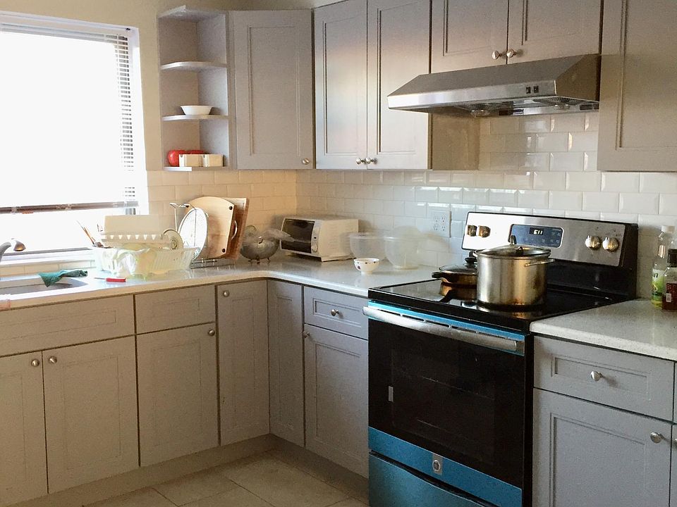 1st image of 1626 Newport Pl