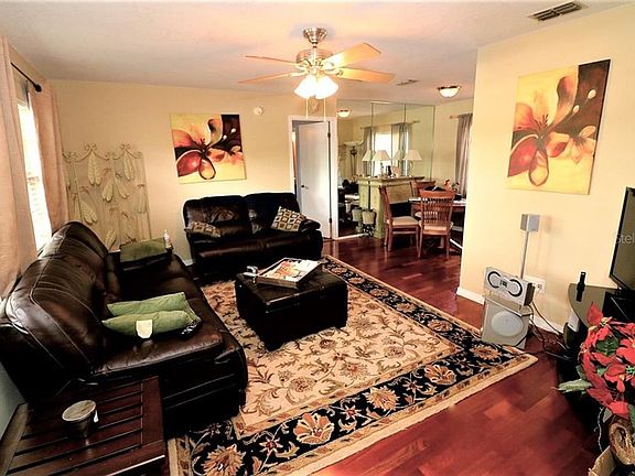 5th image of 1067 Portsmouth Ln