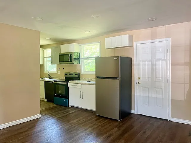 203 Vienna Cir — Photo 9