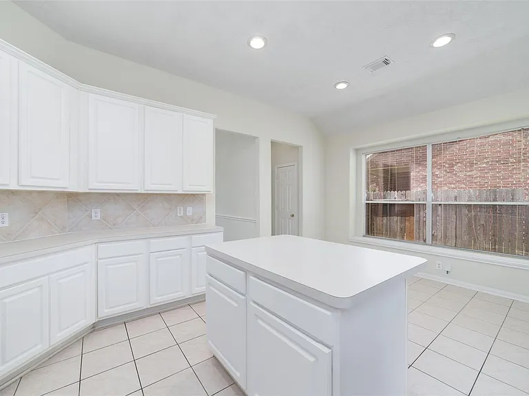 10603 White Bridge Ln — Photo 12