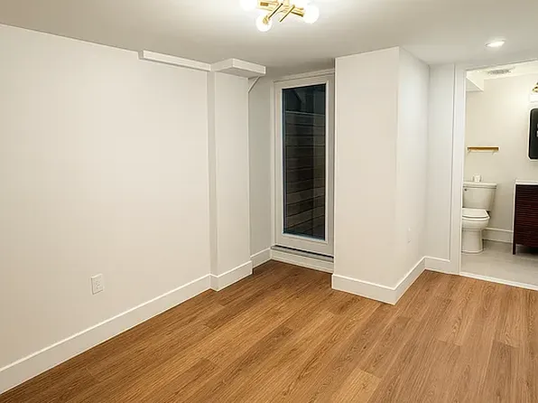 1853 Cornelia Street image 7 of 8