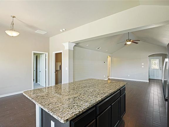 3rd image of 7318 Russ Ln