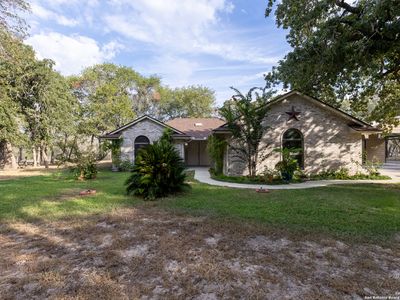 122 Montesito, Floresville, TX, 78114