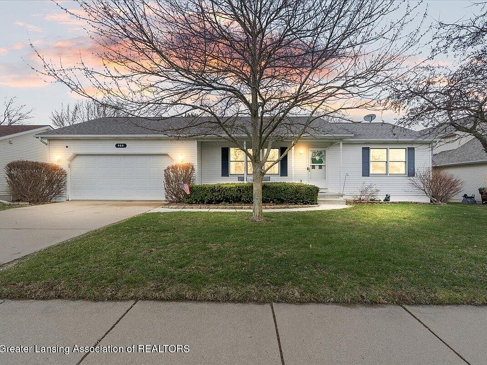 1st image of 925 Candela Ln