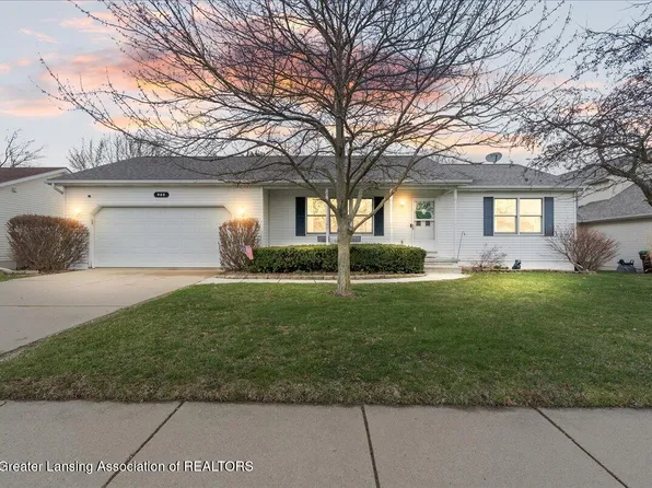 925 Candela Ln, Grand Ledge, MI 48837