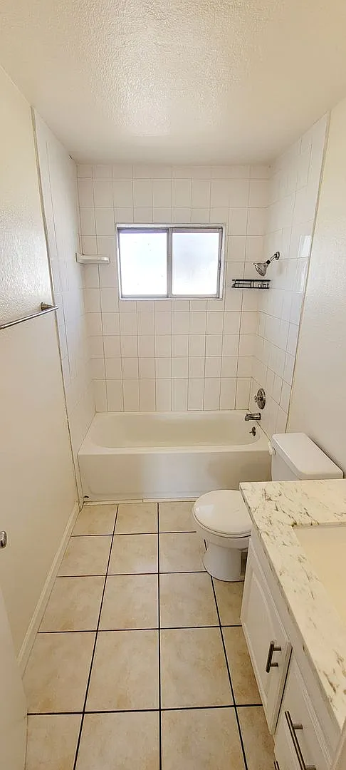 5202 Canoga St — Photo 4
