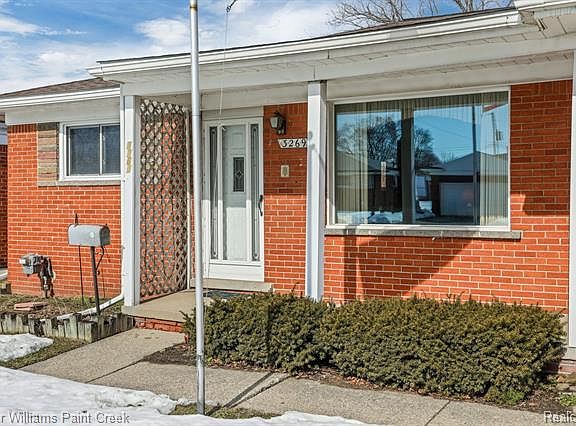 2nd image of 3269 Potomac Ave
