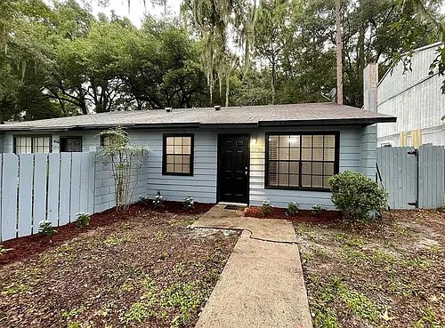 2210 SW 70th Ter Photo 1