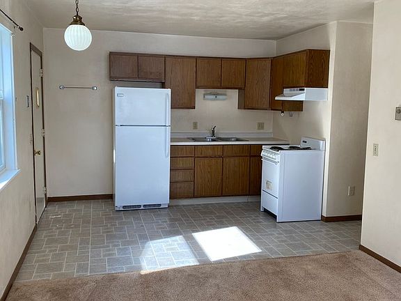 2nd image of 1422 Gardenette Dr #3
