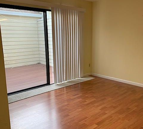 Table space off kitchen