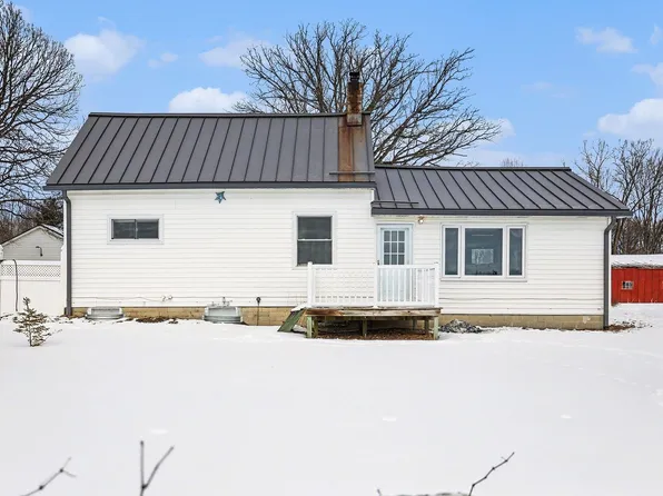 2410 W Pinconning Rd, Rhodes, MI 48652