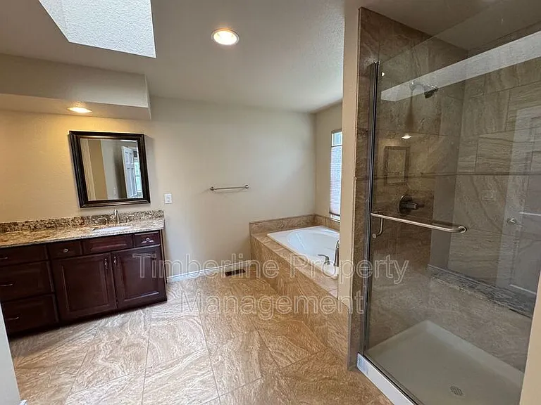 5265 Champagne Dr — Photo 15