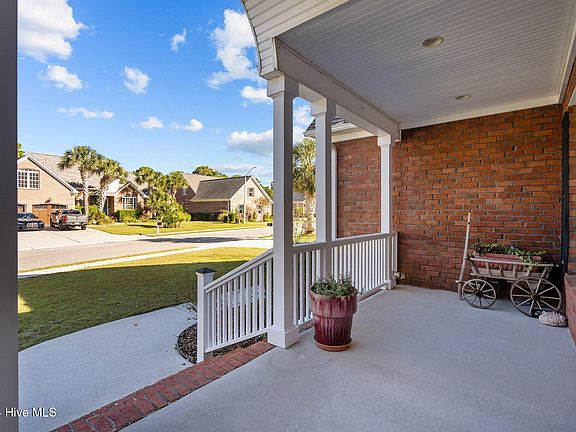 4th image of 632 Spencer Court