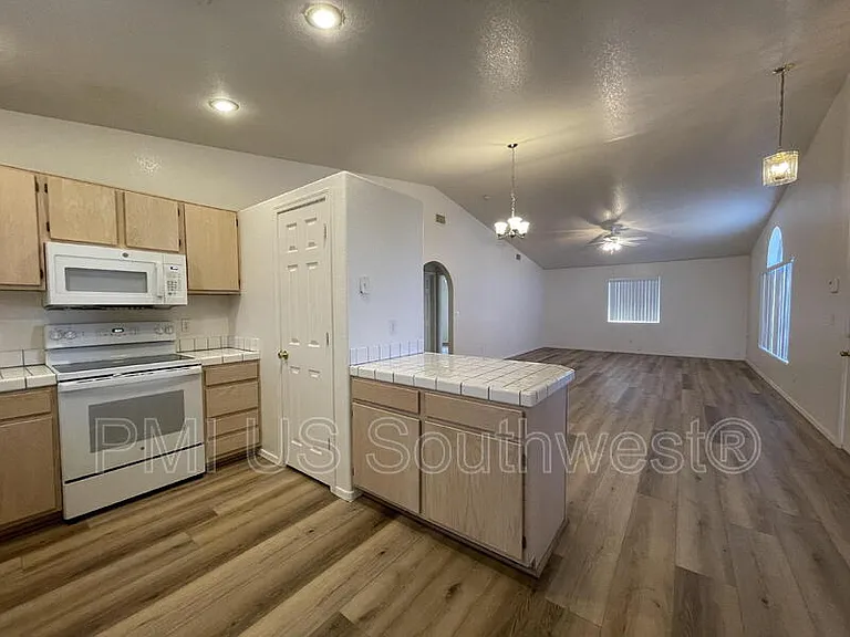 4072 S Cassidy Dr — Photo 10