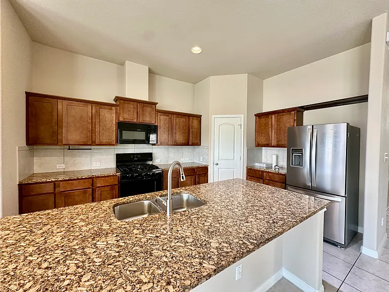 5977 Malta Cir — Photo 8