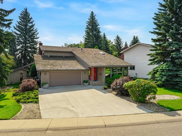 241 Greenoch Cres NW, Edmonton, AB T6L 1W6