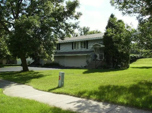9618 Utica Rd, Minneapolis, MN 55437
