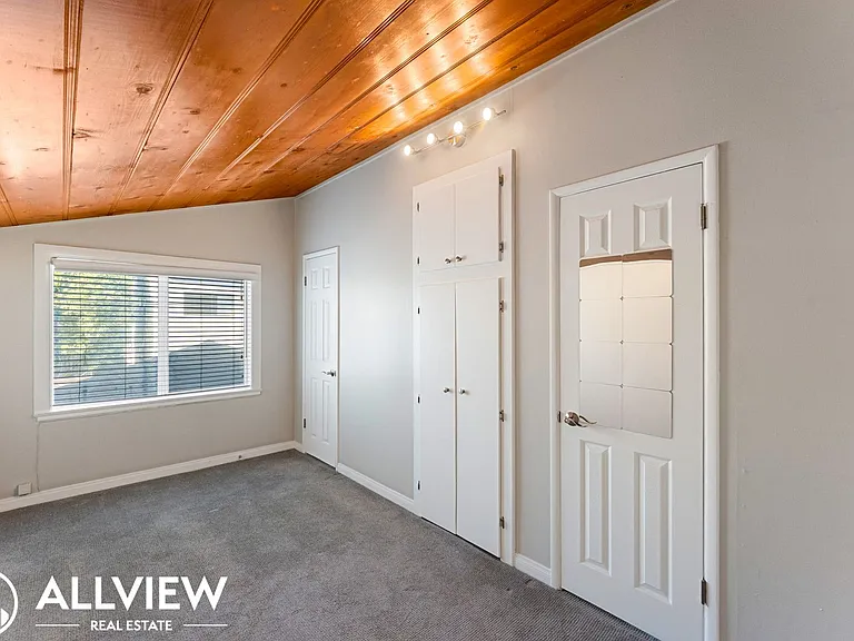 926 W Balboa Blvd — Photo 14