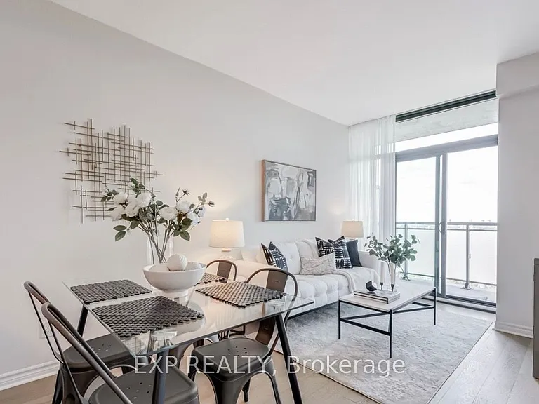 2522 Keele St #704 — Photo 3