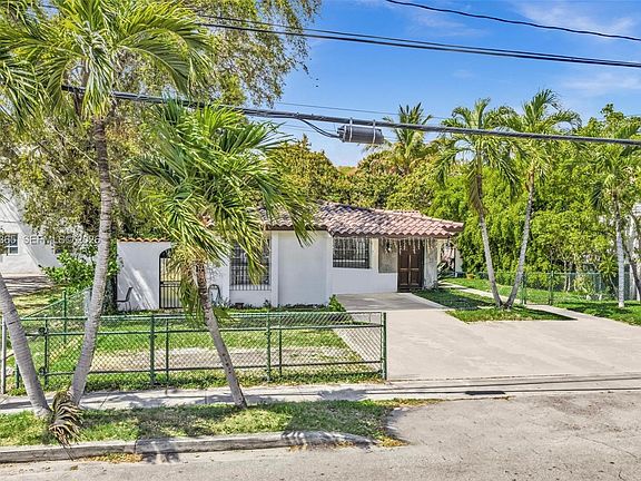 3rd image of 1010 SW 14th Ave
