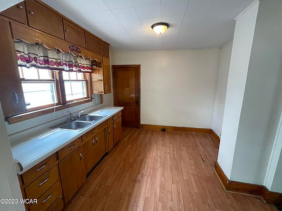 4th image of 820 N McDonel St