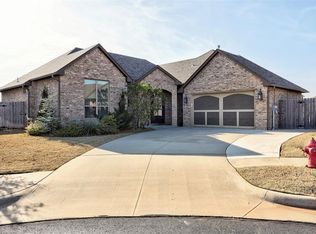1716 Harvest Ln, Edmond, OK 73003