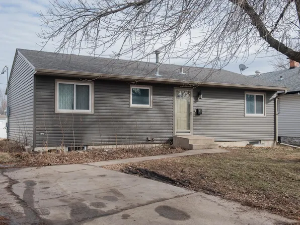 45 Center St, West Fargo, ND 58078