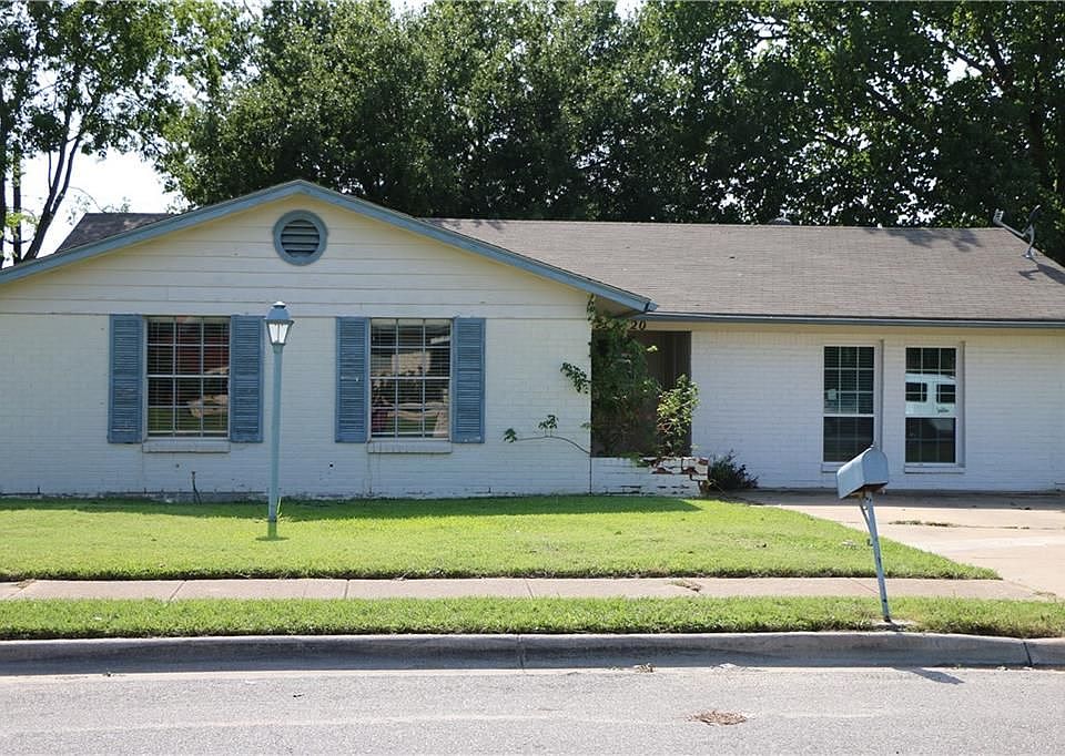 1st image of 2420 Westwood Dr