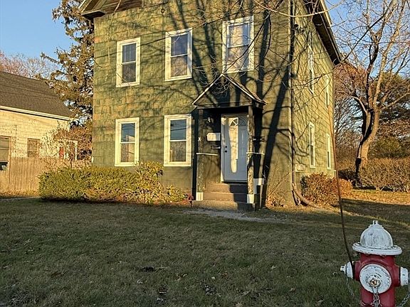 3rd image of 36 Jefferson St