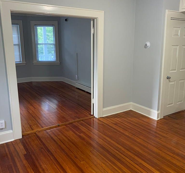 31 Woodland Pl Stamford CT Zillow