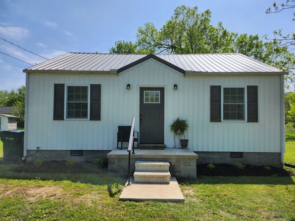 207 Merideth Ave, Waverly, TN 37185