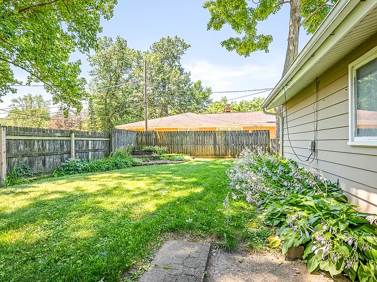 3735 Highcrest Rd — Photo 24