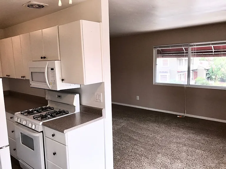 3144 Grape St — Photo 4