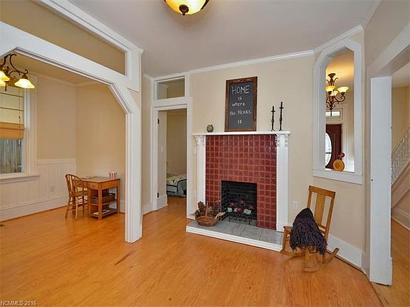 3rd image of 842 Dale St
