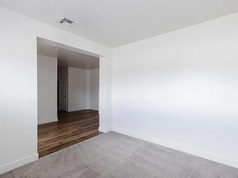 1889 E Honeycomb Dr — Photo 4